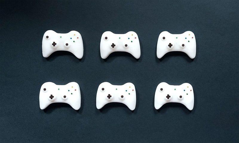6x Sugar Icing Fondant Edible Game Controllers Cupcake Toppers Cake Decorations